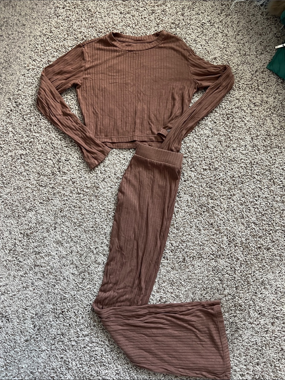 BuffBunny Ribbed Two-Piece Lounge Set in Brown